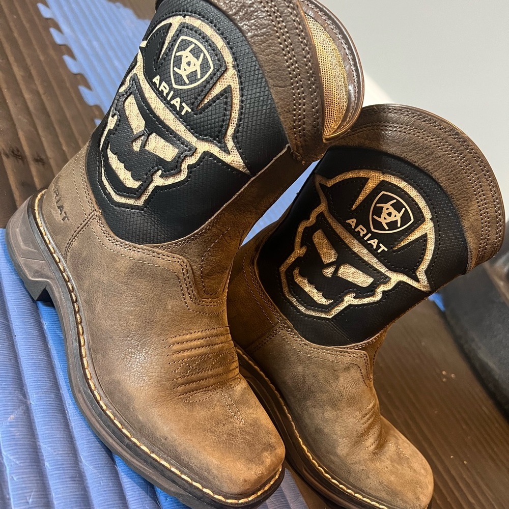 Ariat boys cowboy boots